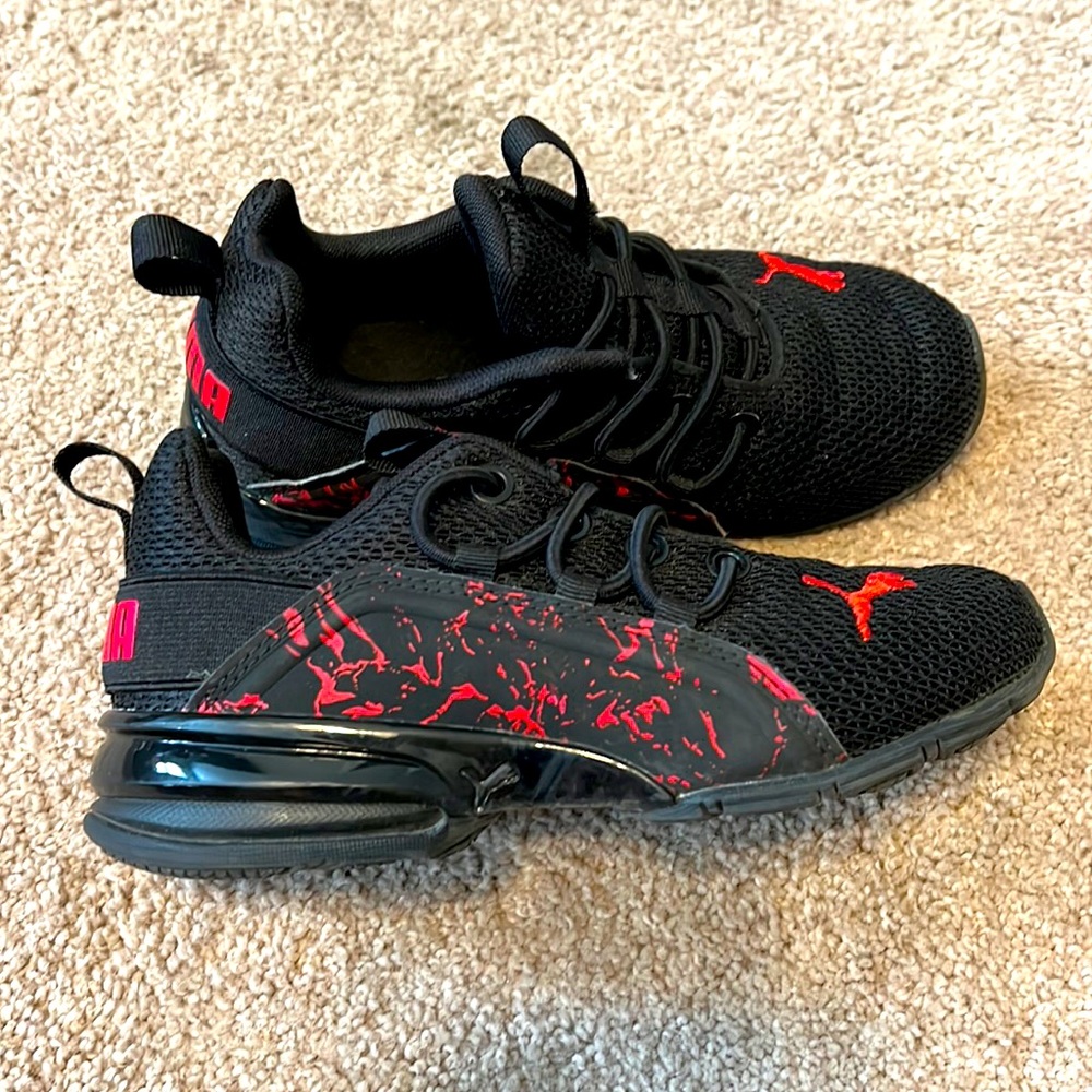 Like new boys puma size 13